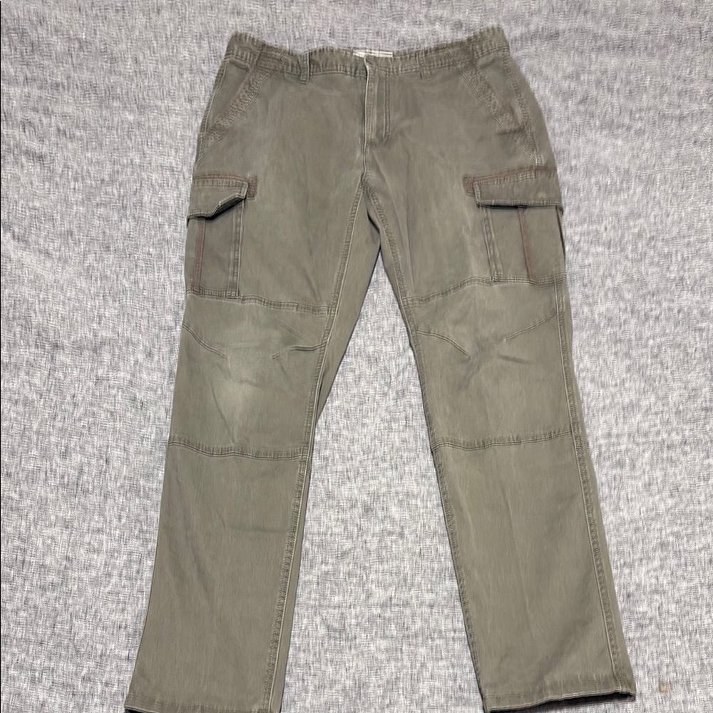 Sun + Stone Men's stretch Cargo Pants - Olive Green